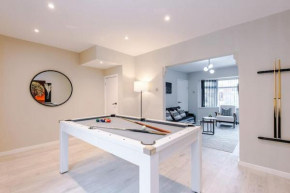 Stylish 3 Bed in Salford w Pool Table and PS4 by Vista Stays Short Lets Salford Manchester